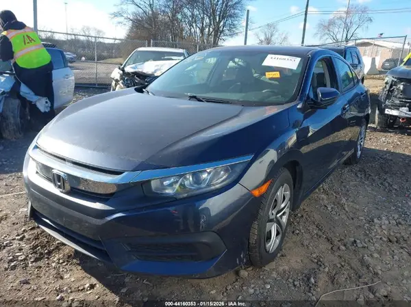 2HGFC2F55JH516594 2018 HONDA CIVIC - Image 2