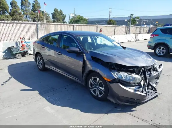 2HGFC2F55JH519768 2018 HONDA CIVIC - Image 1