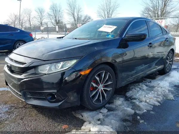 2HGFC2F55JH525845 2018 HONDA CIVIC - Image 2