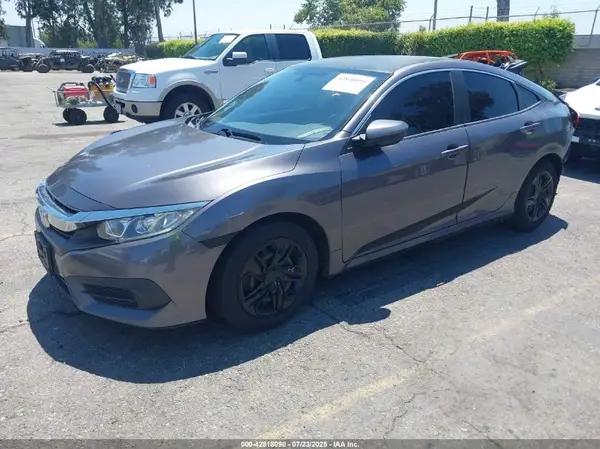 2HGFC2F55JH533959 2018 HONDA CIVIC - Image 2