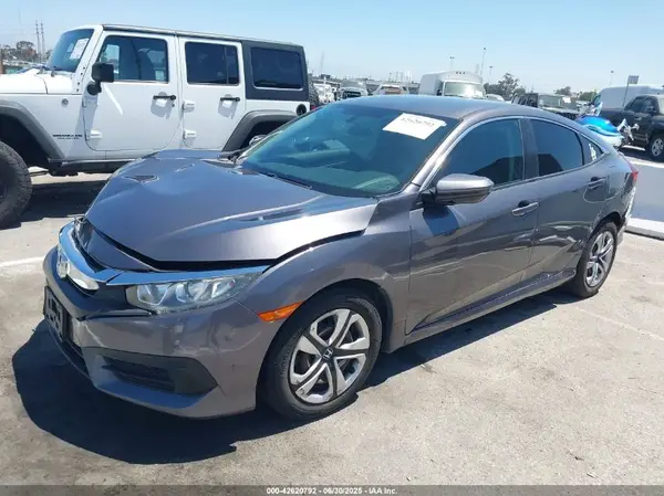 2HGFC2F55JH533993 2018 HONDA CIVIC - Image 2