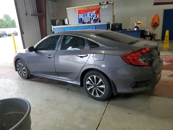 2HGFC2F55JH541947 2018 HONDA CIVIC - Image 2