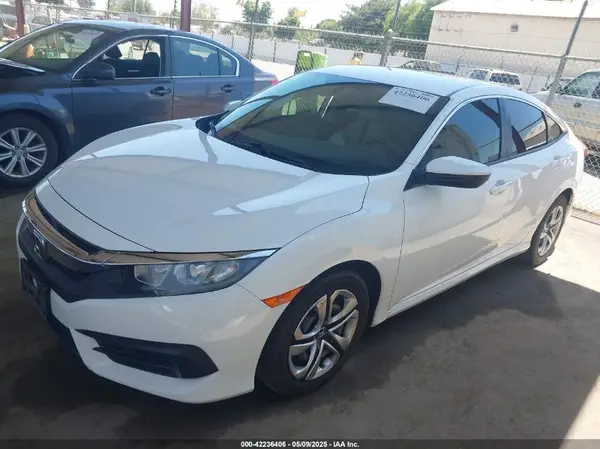 2HGFC2F55JH557985 2018 HONDA CIVIC - Image 2