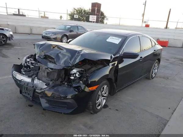 2HGFC2F55JH574883 2018 HONDA CIVIC - Image 2
