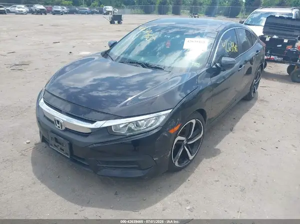 2HGFC2F55JH582224 2018 HONDA CIVIC - Image 2