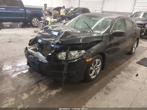 2HGFC2F55JH584684 2018 HONDA CIVIC - Image 2