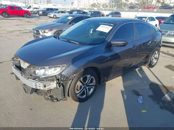 2HGFC2F55JH585639 2018 HONDA CIVIC - Image 2