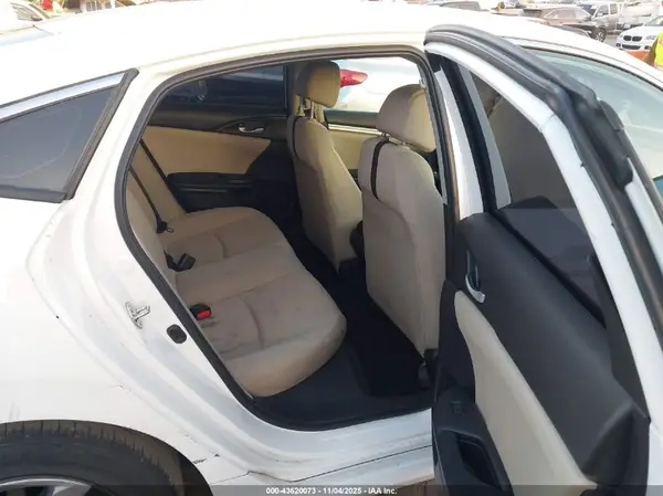 2HGFC2F55JH586662 2018 HONDA CIVIC - Image 8