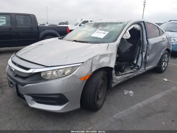 2HGFC2F55JH586791 2018 HONDA CIVIC - Image 2