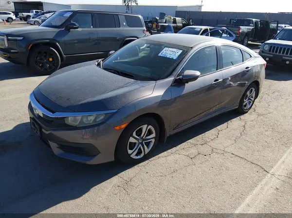 2HGFC2F55JH598486 2018 HONDA CIVIC - Image 2