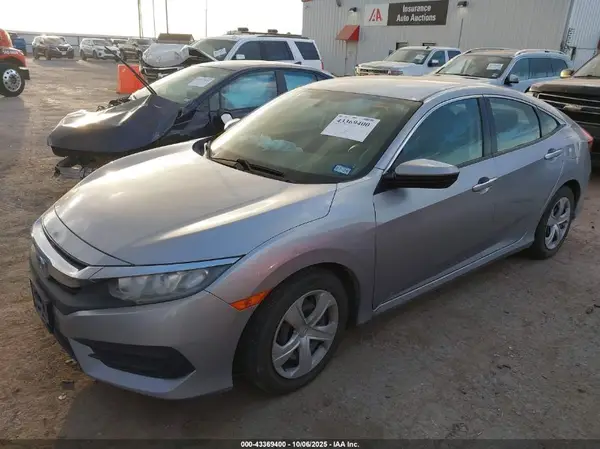 2HGFC2F55JH605212 2018 HONDA CIVIC - Image 2