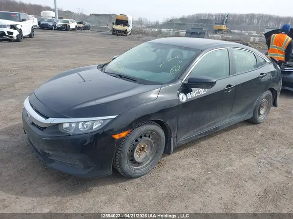 2HGFC2F56JH024270 2018 HONDA CIVIC - Image 2