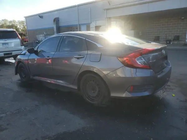 2HGFC2F56JH504888 2018 HONDA CIVIC - Image 2