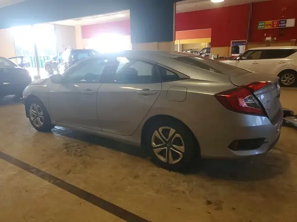 2HGFC2F56JH510156 2018 HONDA CIVIC - Image 2