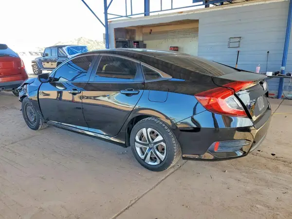 2HGFC2F56JH513932 2018 HONDA CIVIC - Image 2