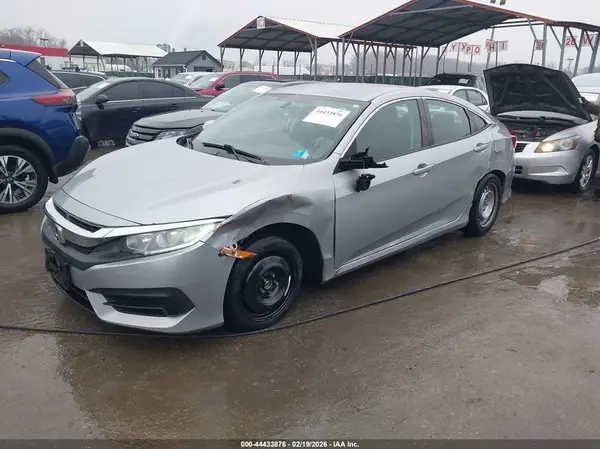 2HGFC2F56JH519620 2018 HONDA CIVIC - Image 2