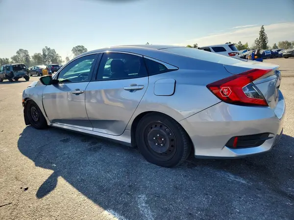2HGFC2F56JH521268 2018 HONDA CIVIC - Image 2
