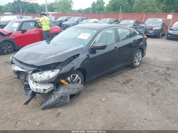 2HGFC2F56JH521867 2018 HONDA CIVIC - Image 2