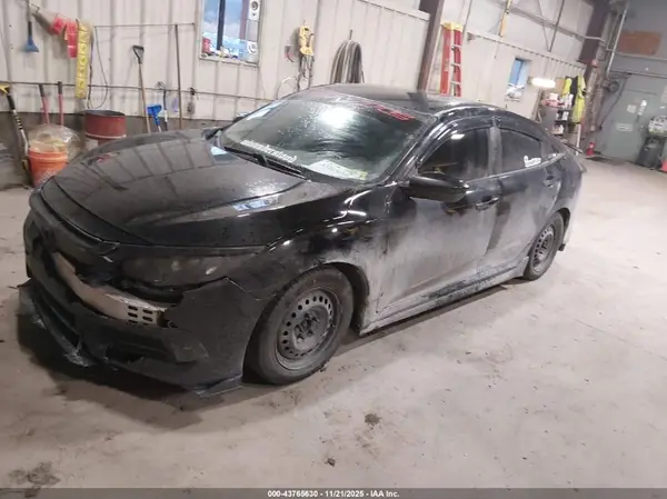 2HGFC2F56JH525708 2018 HONDA CIVIC - Image 2