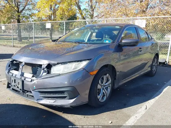 2HGFC2F56JH526048 2018 HONDA CIVIC - Image 2