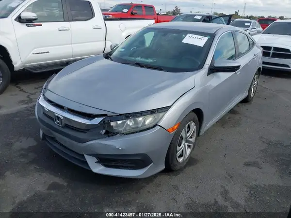 2HGFC2F56JH527216 2018 HONDA CIVIC - Image 2