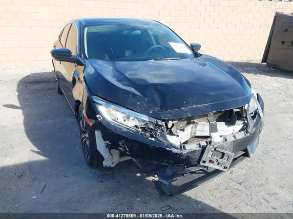 2HGFC2F56JH528284 2018 HONDA CIVIC - Image 1
