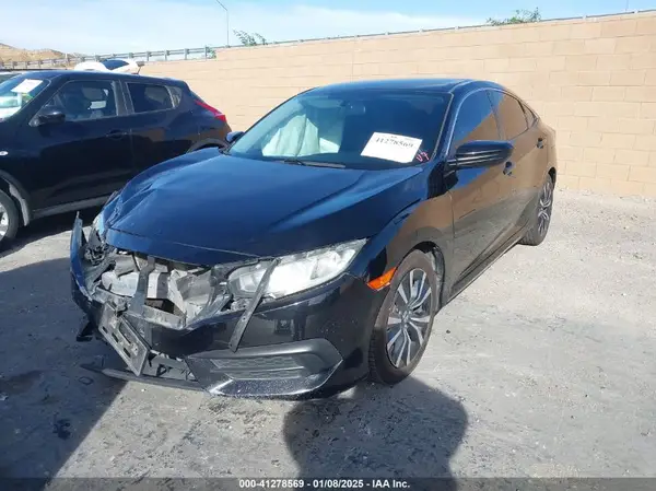 2HGFC2F56JH528284 2018 HONDA CIVIC - Image 2