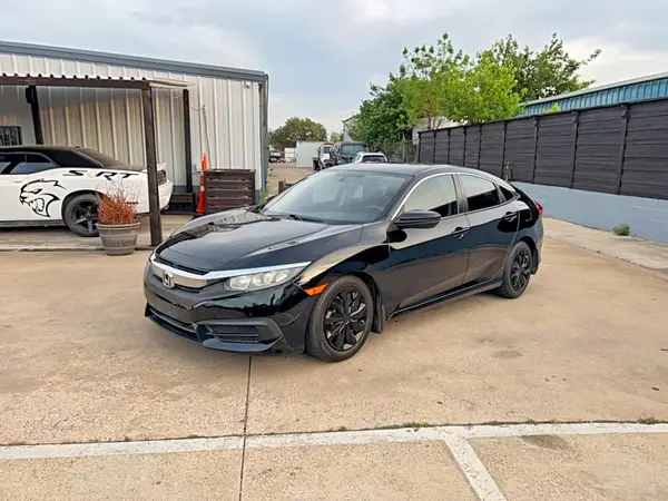 2HGFC2F56JH529869 2018 HONDA CIVIC - Image 2