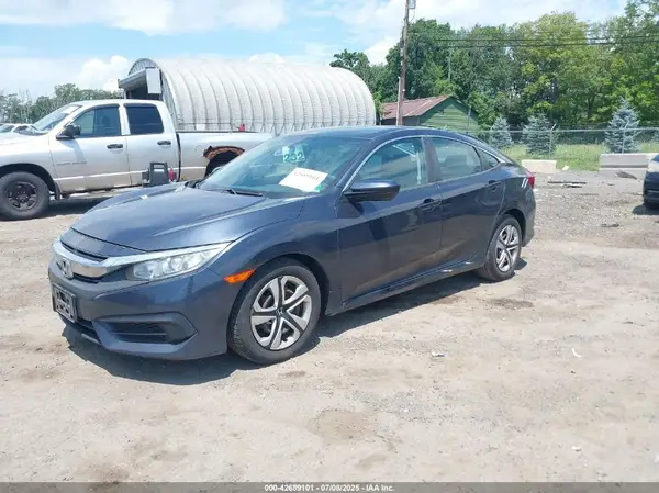 2HGFC2F56JH533260 2018 HONDA CIVIC - Image 2