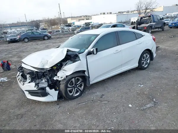 2HGFC2F56JH533615 2018 HONDA CIVIC - Image 2