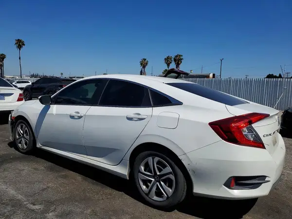 2HGFC2F56JH543027 2018 HONDA CIVIC - Image 2