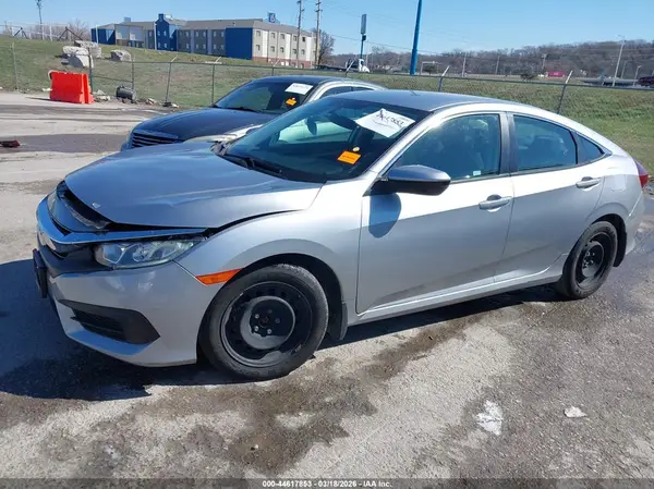 2HGFC2F56JH546607 2018 HONDA CIVIC - Image 2