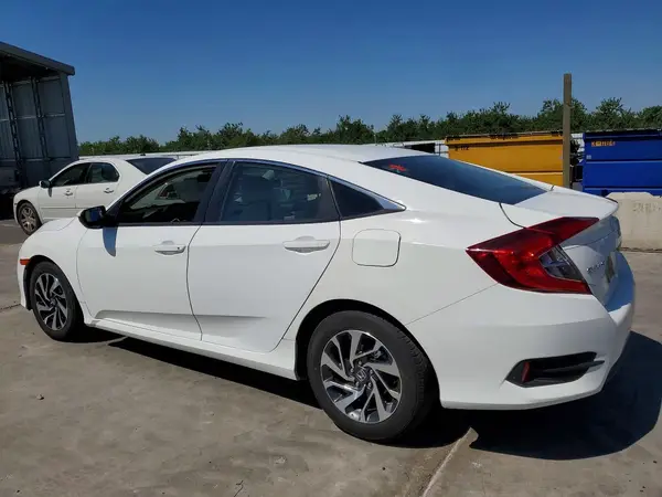 2HGFC2F56JH553069 2018 HONDA CIVIC - Image 2
