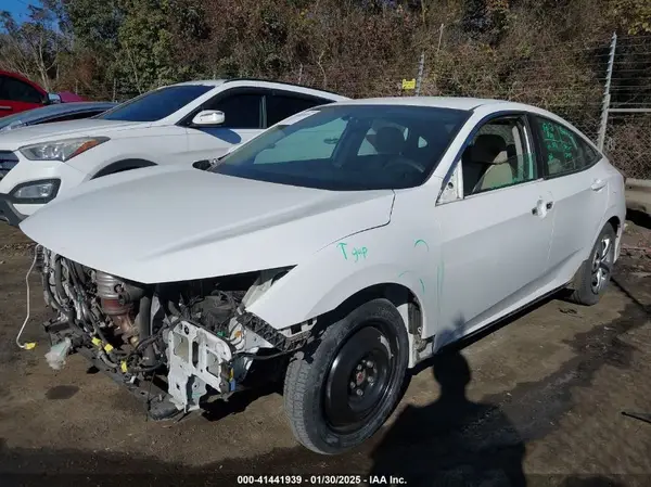 2HGFC2F56JH553637 2018 HONDA CIVIC - Image 2