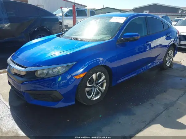 2HGFC2F56JH555551 2018 HONDA CIVIC - Image 2