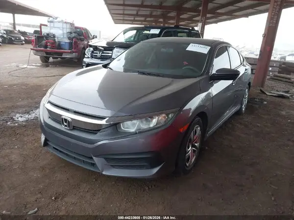 2HGFC2F56JH564654 2018 HONDA CIVIC - Image 2
