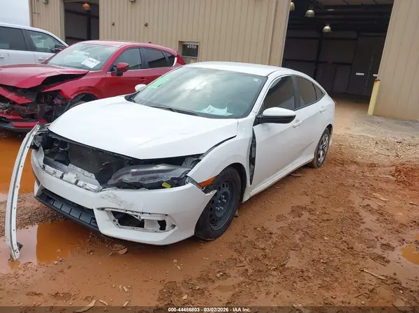 2HGFC2F56JH565089 2018 HONDA CIVIC - Image 2
