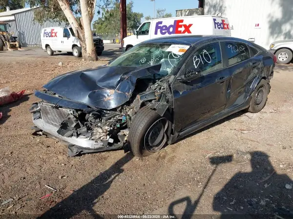 2HGFC2F56JH569661 2018 HONDA CIVIC - Image 2