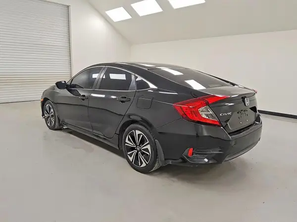 2HGFC2F56JH575976 2018 HONDA CIVIC - Image 2