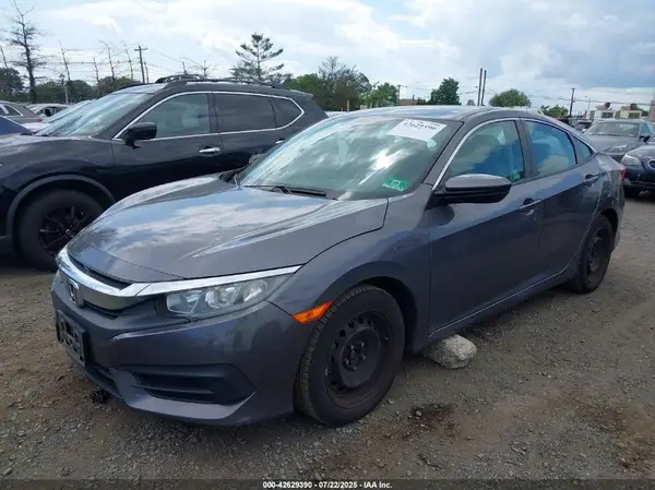 2HGFC2F56JH580692 2018 HONDA CIVIC - Image 2