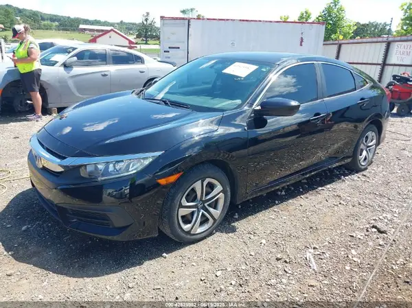 2HGFC2F56JH583589 2018 HONDA CIVIC - Image 2