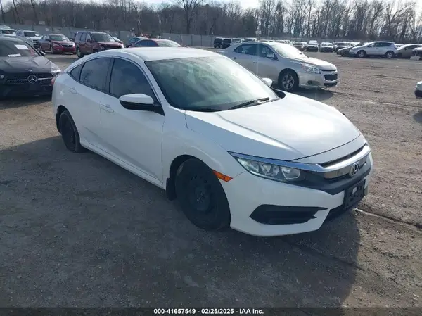2HGFC2F56JH586735 2018 HONDA CIVIC - Image 1