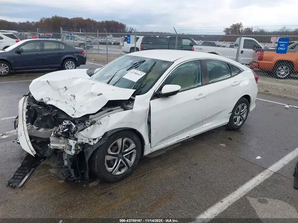 2HGFC2F56JH601802 2018 HONDA CIVIC - Image 2