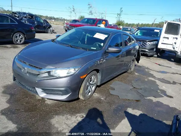 2HGFC2F56JH602884 2018 HONDA CIVIC - Image 2