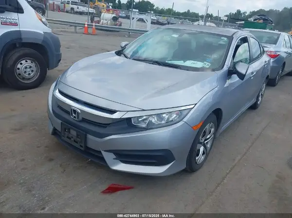 2HGFC2F56JH603534 2018 HONDA CIVIC - Image 2