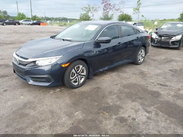 2HGFC2F56JH606773 2018 HONDA CIVIC - Image 2