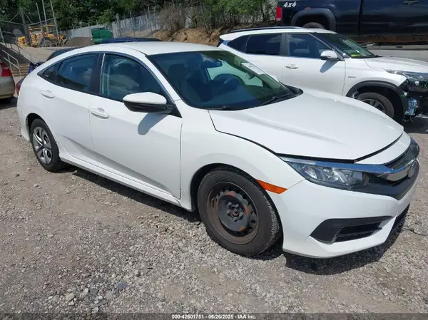 2HGFC2F56JH609267 2018 HONDA CIVIC - Image 1