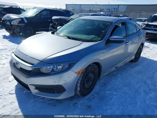 2HGFC2F57JH026545 2018 HONDA CIVIC - Image 2