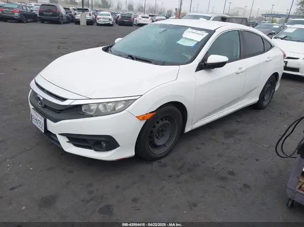 2HGFC2F57JH502776 2018 HONDA CIVIC - Image 2