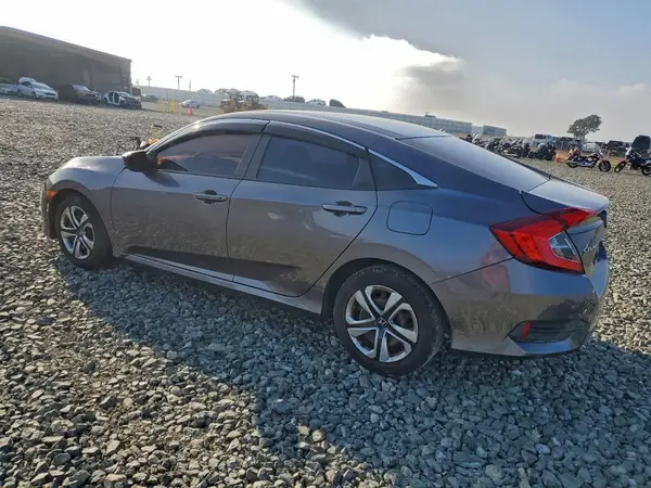 2HGFC2F57JH520744 2018 HONDA CIVIC - Image 2
